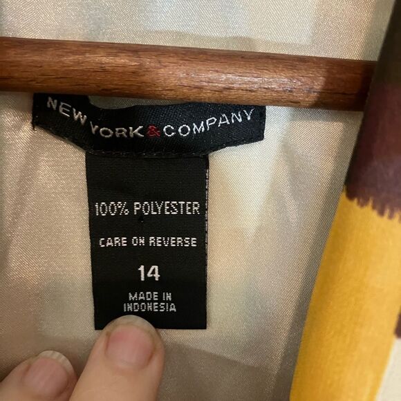 New York & Company, mini dress, tie detail at neck, excellent condition, size 14 - Picture 3 of 3